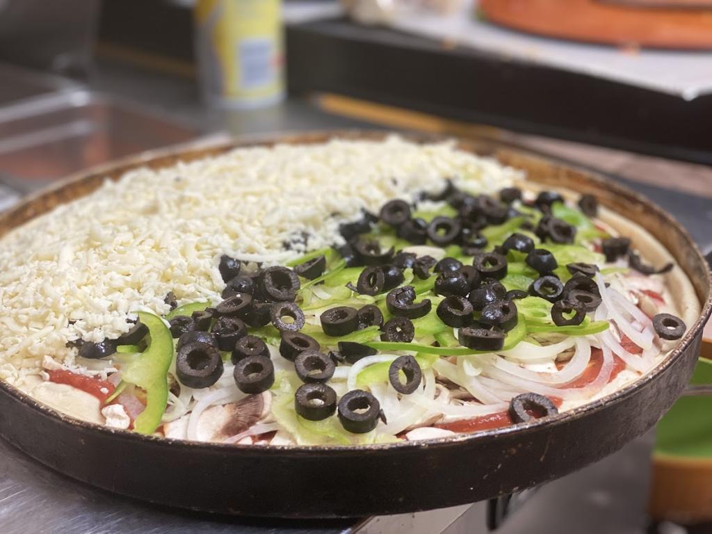 lil-avas-pizza-pasta-downtown-7