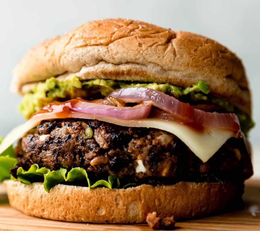 heinz-burgers-beerbar-co-1750127518556