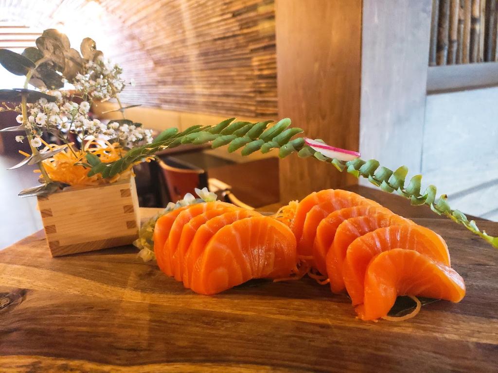 golden-chopsticks-1750128023491