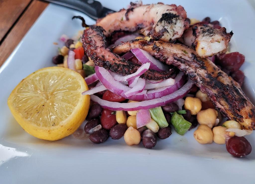 tholos-restaurant-1750128050636