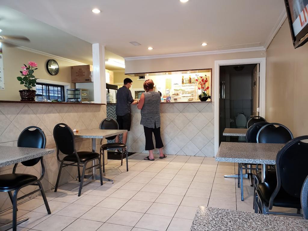 lyns-caribbean-restaurant-1750130752521