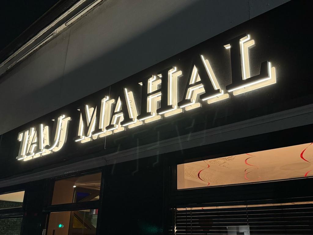 taj-mahal-1750134229560