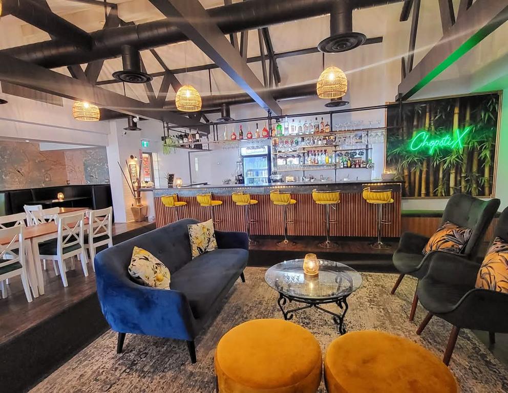 chopstix-pan-asian-eatery-1750135538427