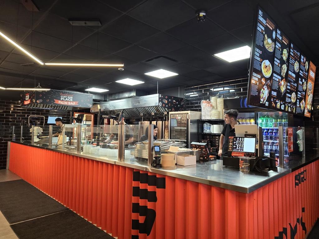 shelbys-legendary-shawarma-myrand-1750134469337